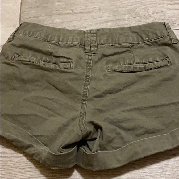 Green aèropostale shorts - Picture 3 of 3
